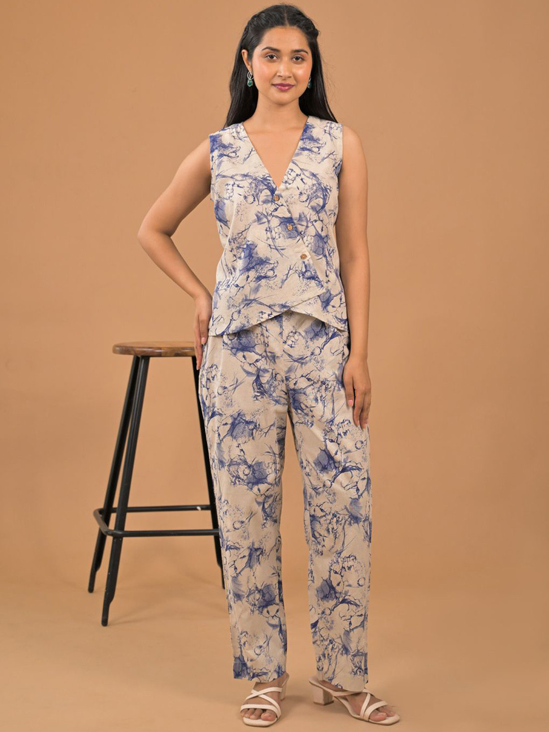 SAANWRI Printed V-Neck Pure Cotton Waistcoat With Trouser