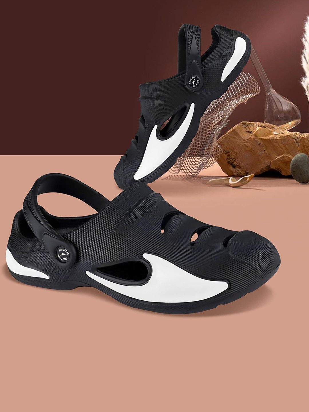 Bruton Men Colourblocked Light weight Slippers Lightweight Clogs