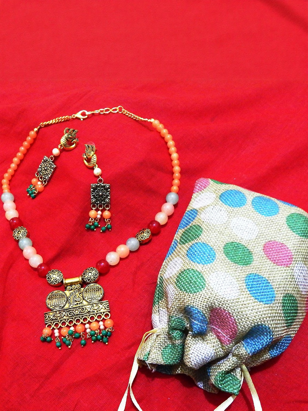 Jaya Vision Jewelry Glass Beads with Metal Pendant Necklace