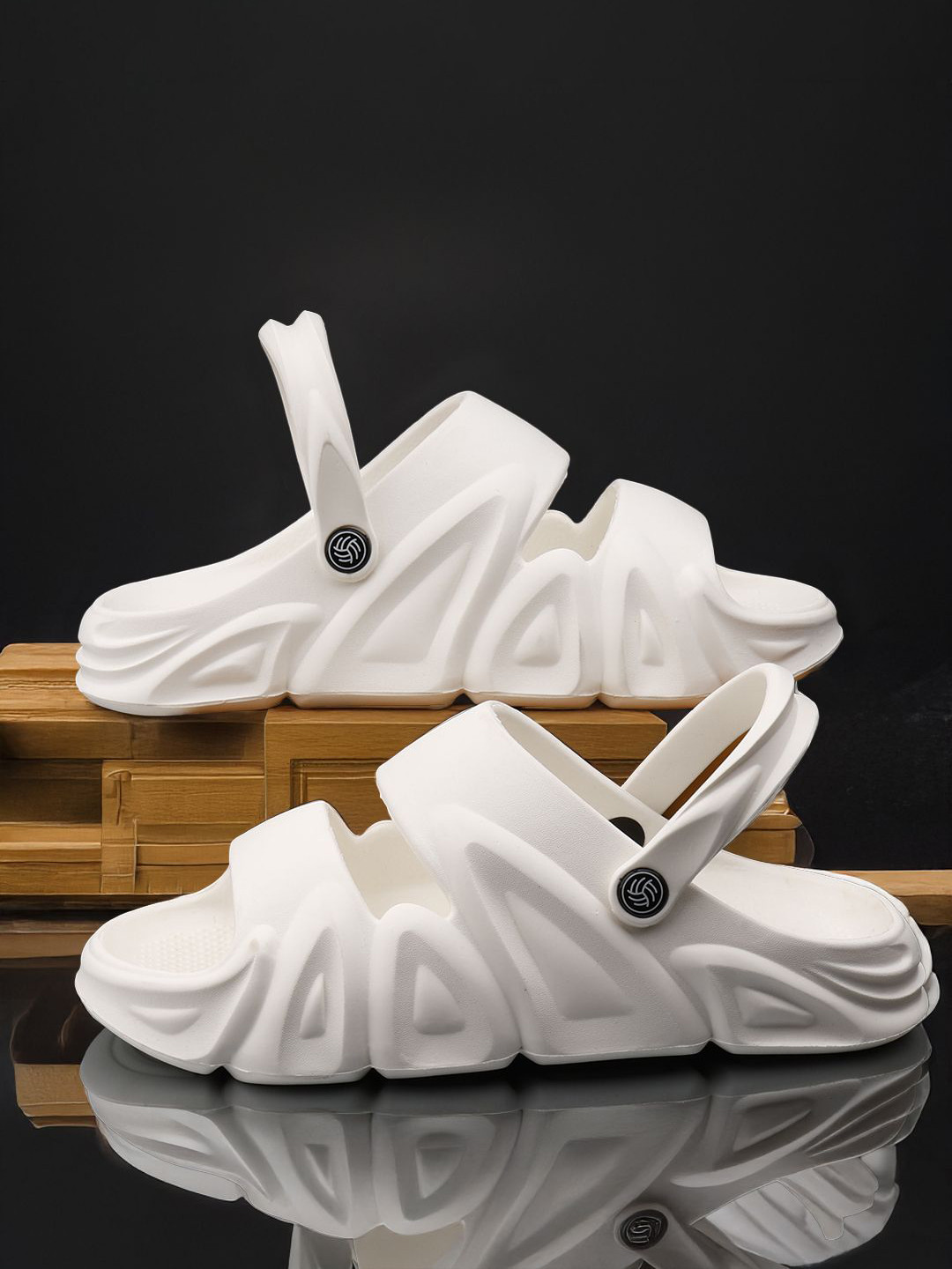 bacca bucci Men Self Design EVA Clogs