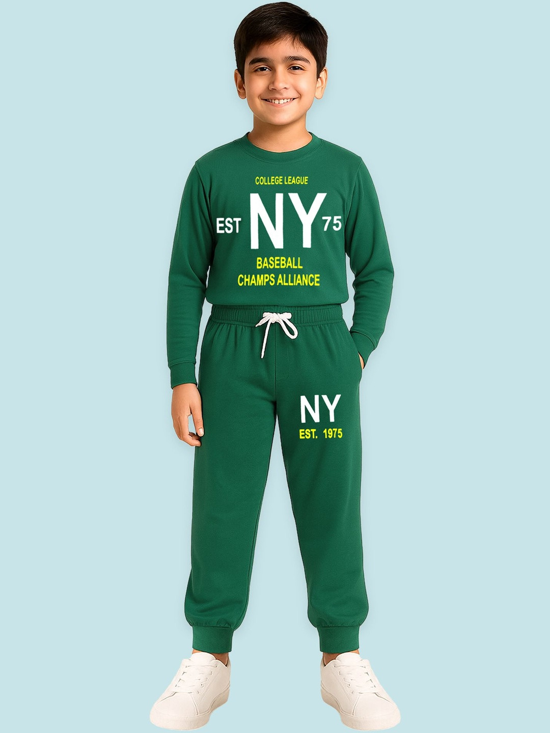 KUCHIPOO Boys Green Printed Clothing Set