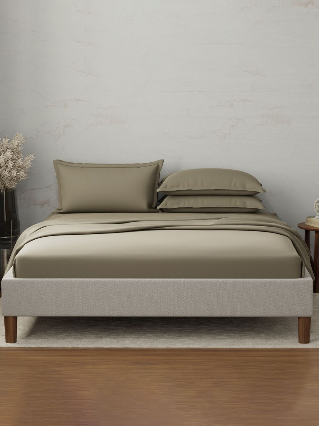 Boutique Living India Emblem Green Pure Cotton 300 TC King Bedsheet Set - 2.74 m x 2.74 m