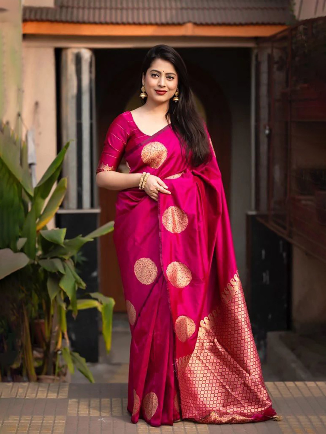 Shriyangan Ethnic Motifs Art Silk Kanjeevaram Saree