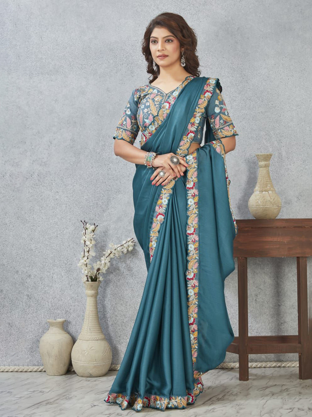 Mfh Mishti fashion hub Embroidered Saree