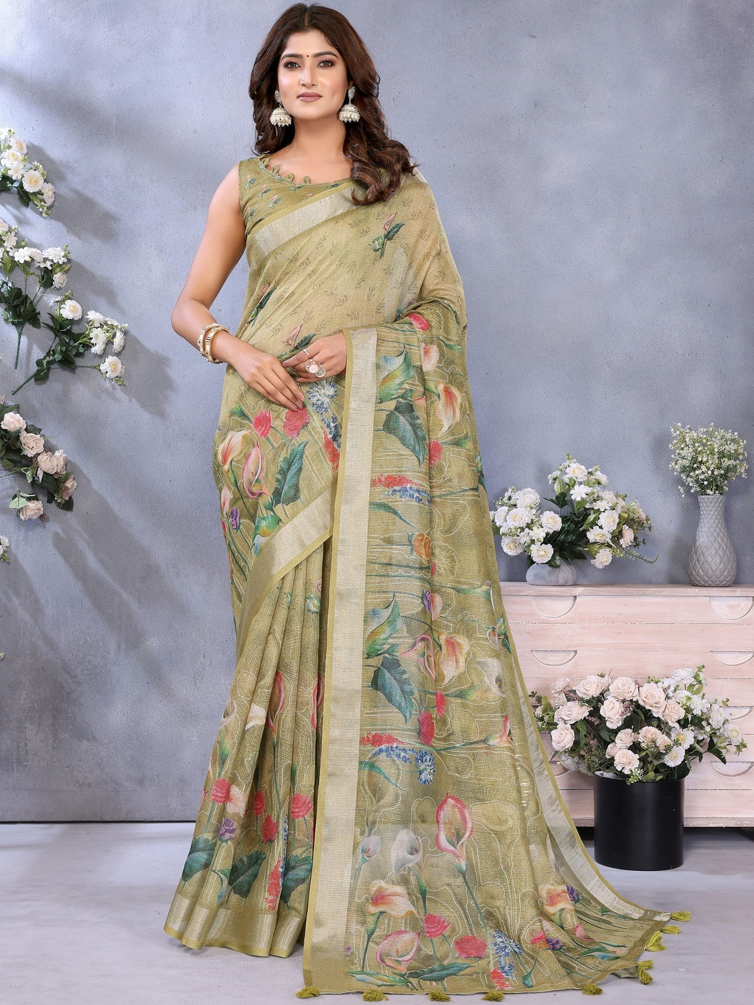 DIVASTRI Cream Floral Zari Linen Blend Saree