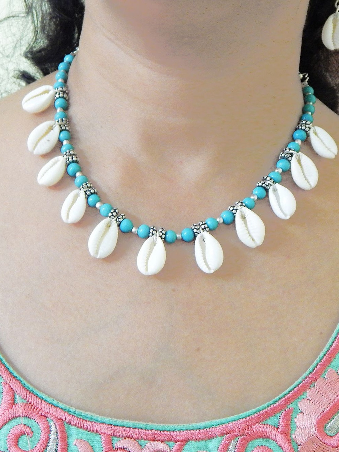 Jaya Vision Jewelry Artificial Sea Shell & Glass Beaded Choker Jewelry