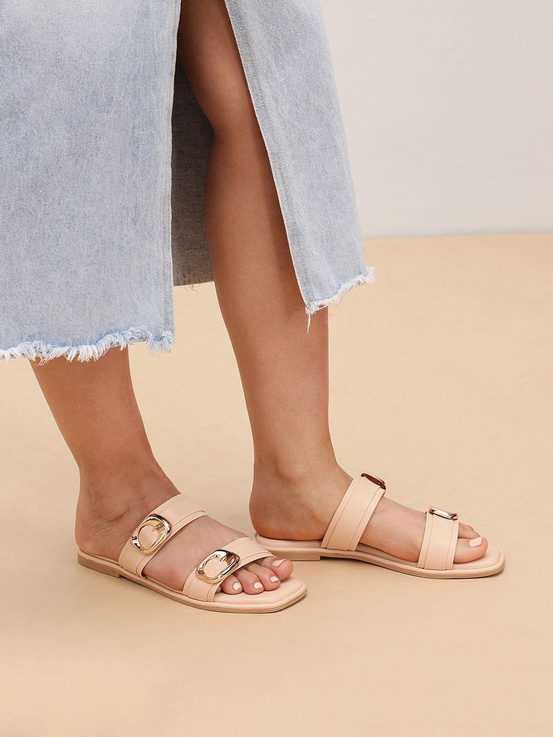 Pair ie Tales Women Open Toe Flats With Buckles