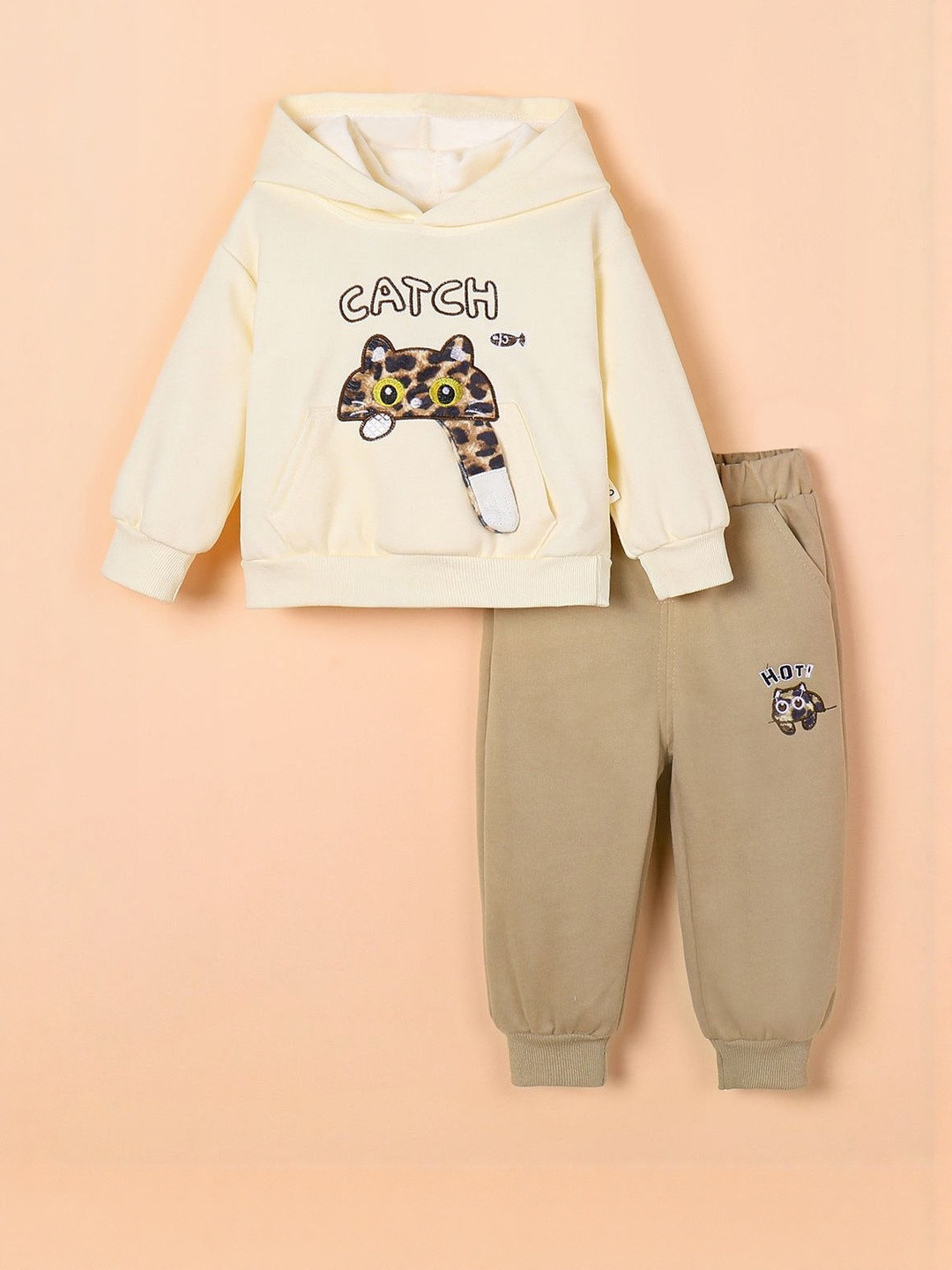 Hopscotch Kids Boys Off White Polyester Printed Jogger Clothing Set