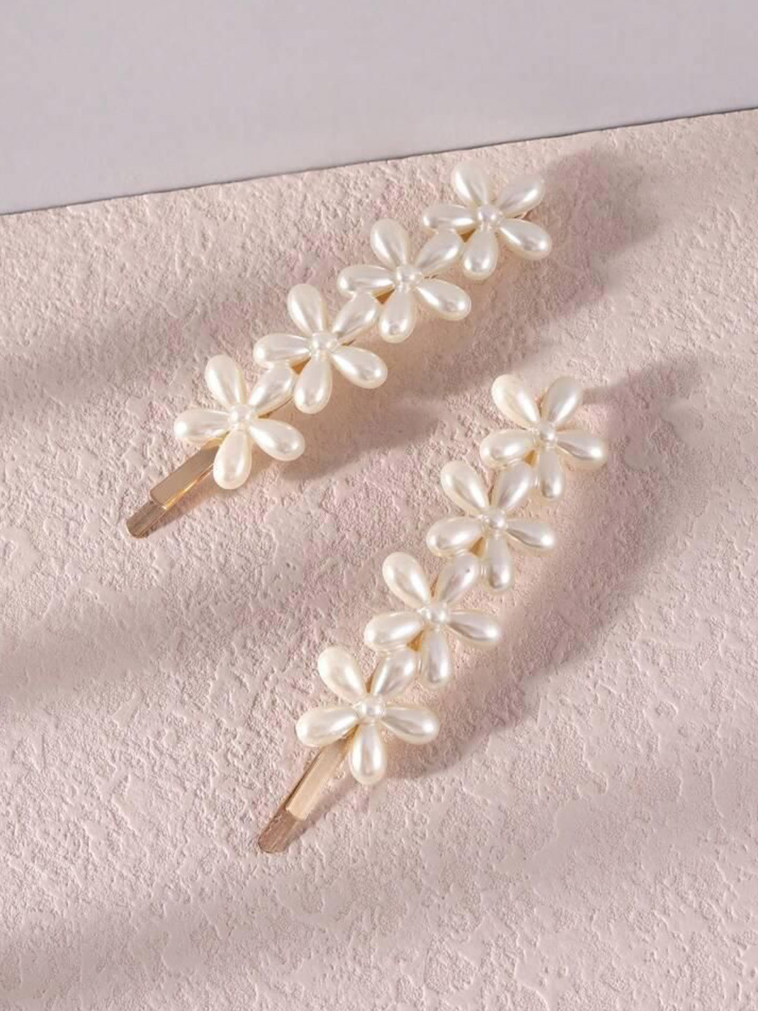 Radhya Accessories Women Set of 2 Beaded Flower Hair Clips