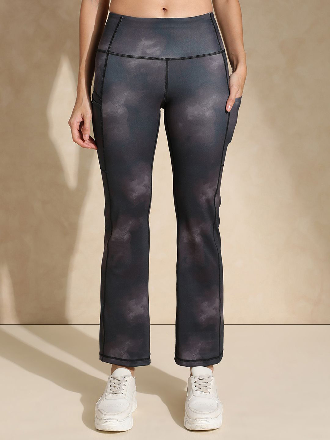 Silvertraq Luna Sculpt Ankle Length Flared Pant