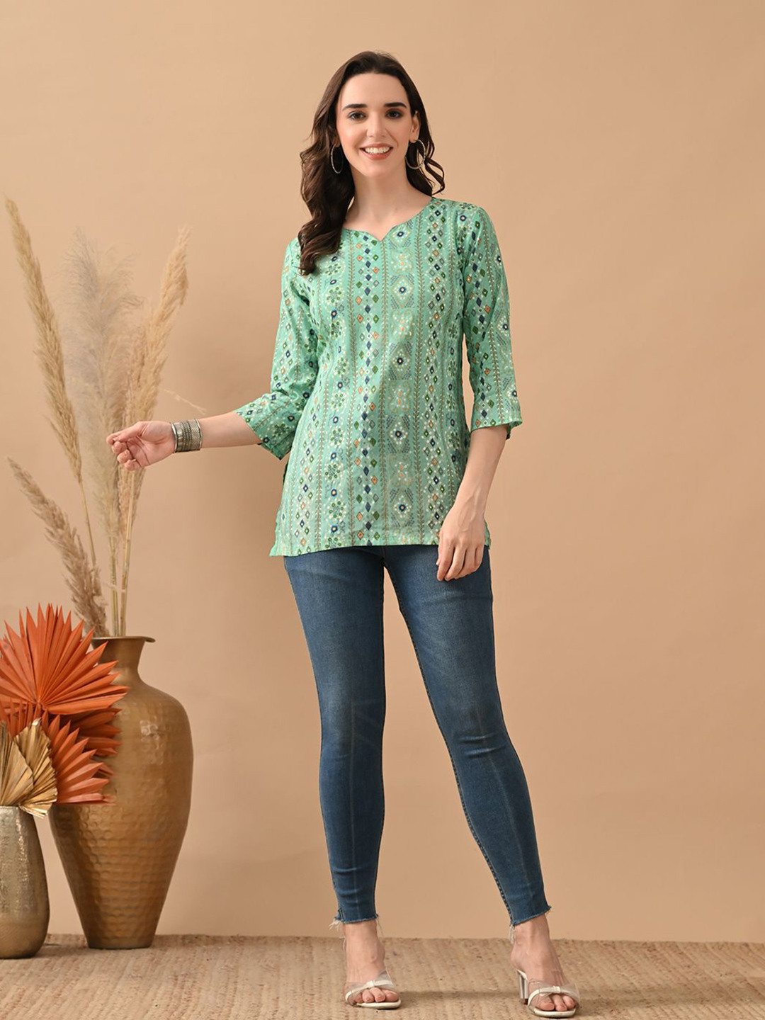 HARIKS Floral Printed V-Neck Cotton Kurti