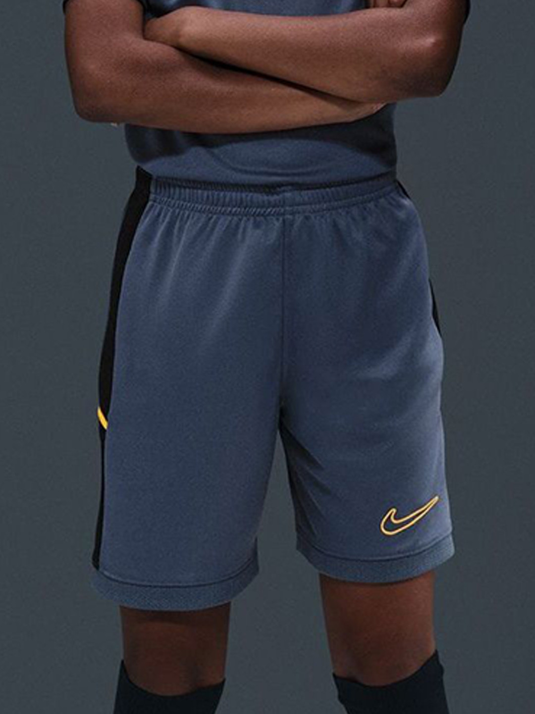Nike Academy Older Kids' Dri-FIT 18cm (approx.) Football Shorts