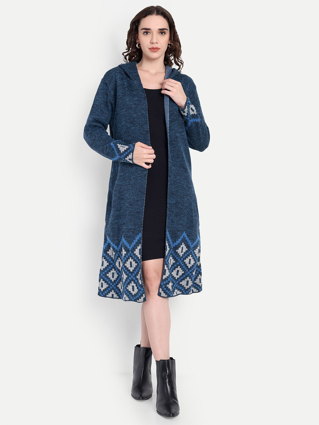 HAUTEMODA Geometric Hooded Woollen Shrug