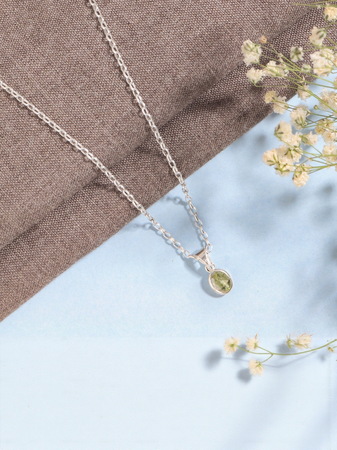 FUSIONARI Women Oval Sterling Silver Peridot Pendant with Chain