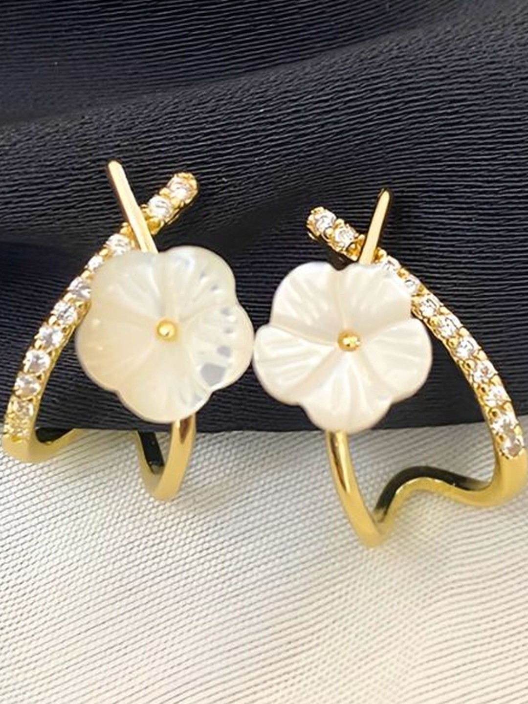 DressBerry Gold Plated Floral Charm Stud Earrings