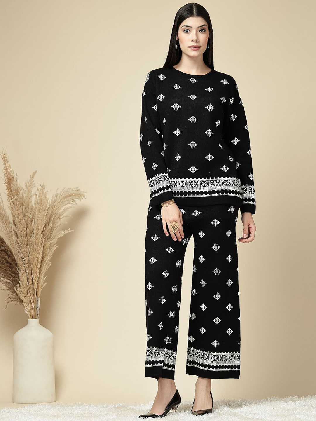 Mafadeny Women's 2-Piece Co-ord Set with Round Neck Top & Straight-Leg Pants