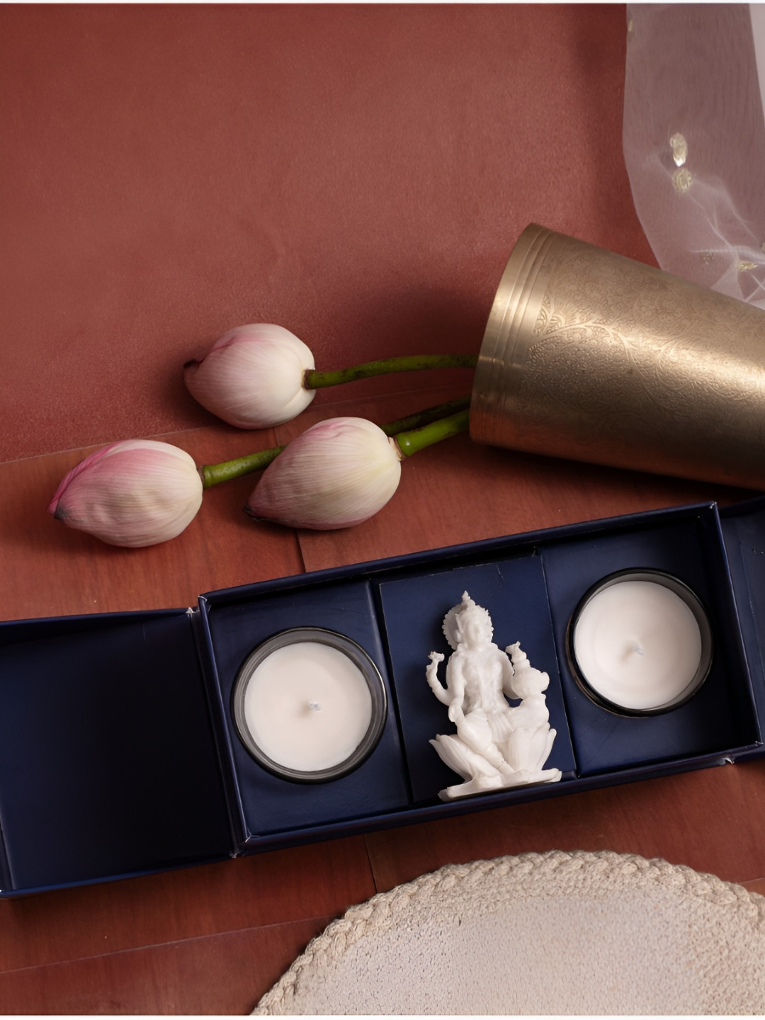 Confetti Gifts Set Of 3 White Vanilla Candles & Marble Laxmi Idol Luxury Home Gift Set