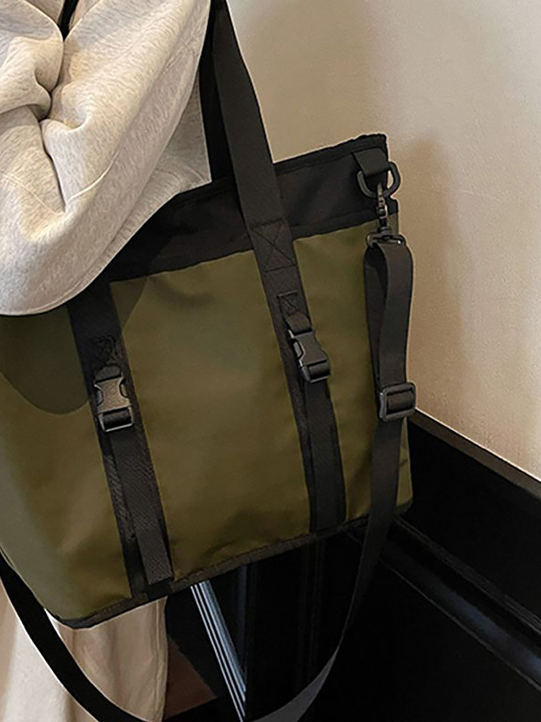 Mast & Harbour Men Solid Structured Shoulder Bag