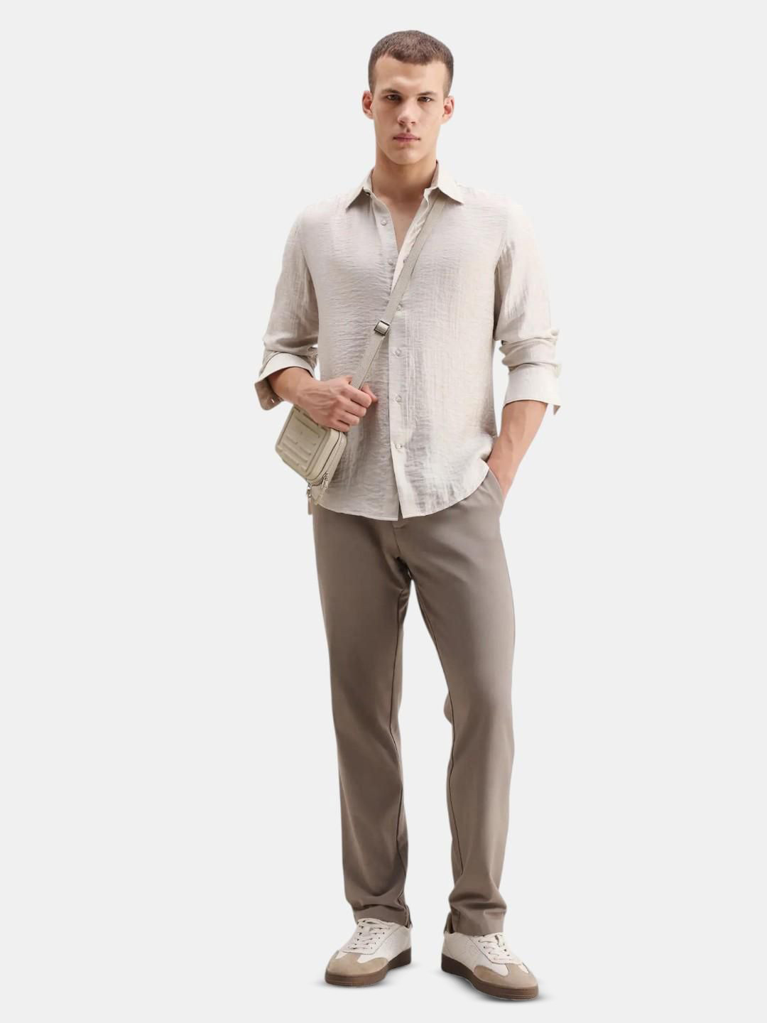 RARE RABBIT Men Comfort Fit Solid Spread Collar Casual Shirt