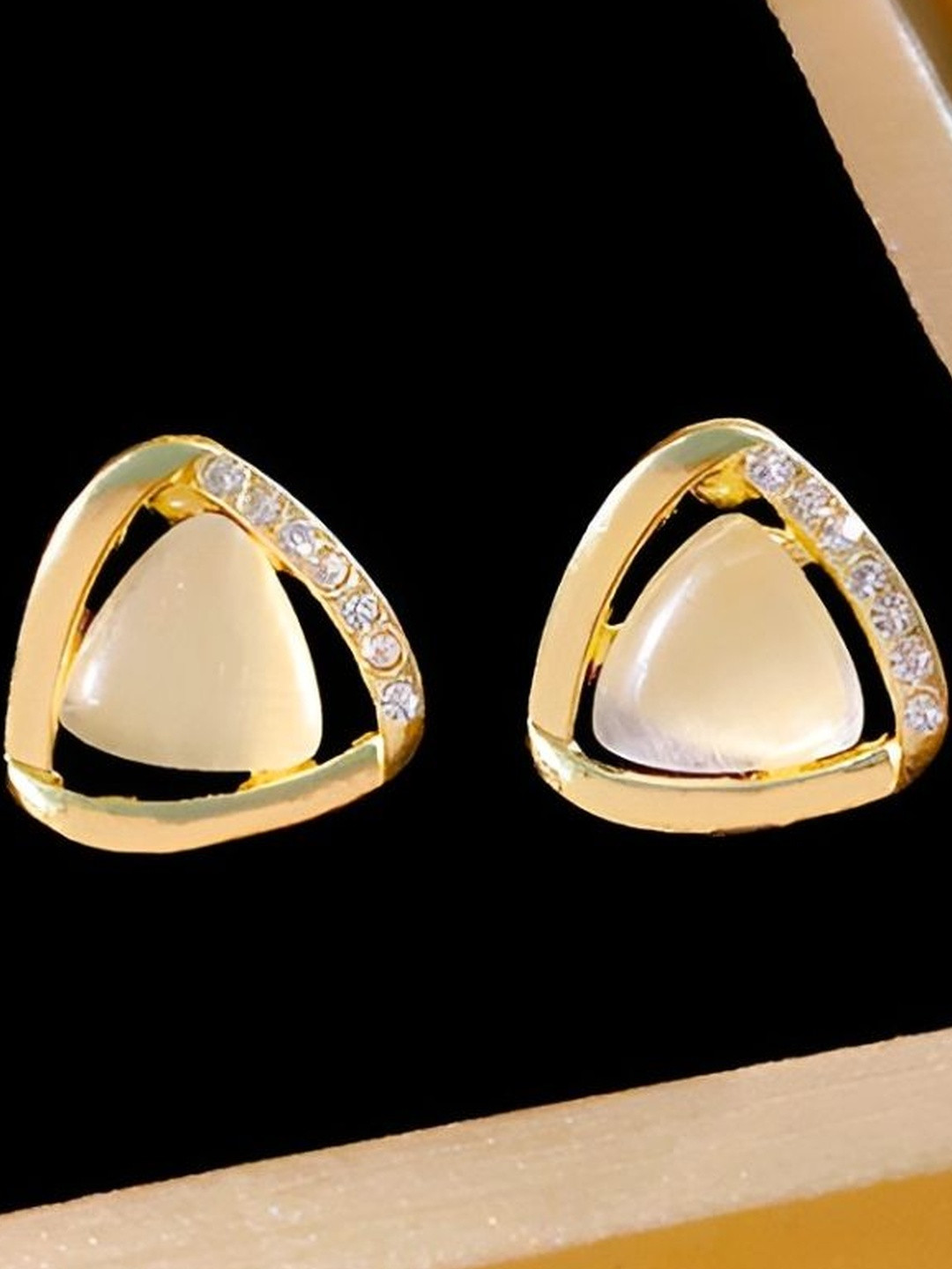 DressBerry Women Gold Toned Triangular Stud Earrings