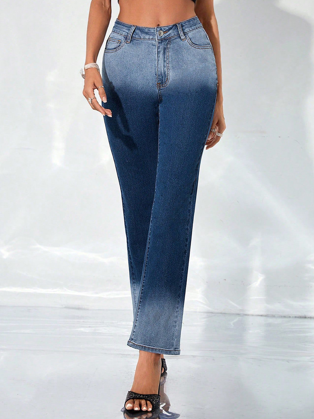 M&H Easy Women Regular Fit High-Rise Light Fade Cotton Jeans