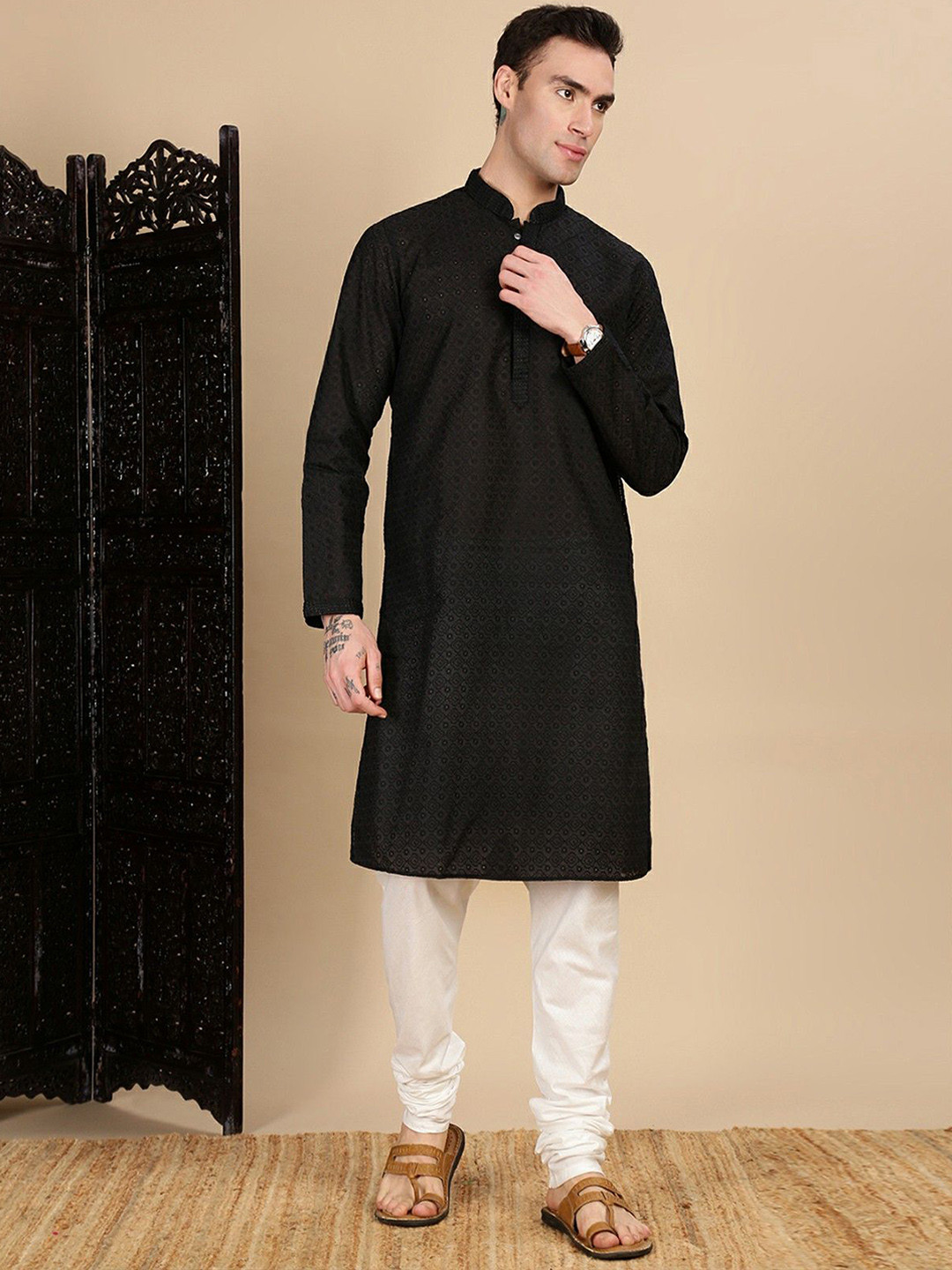 House of Pataudi Men Textured Woven Design Kurta with Churidar