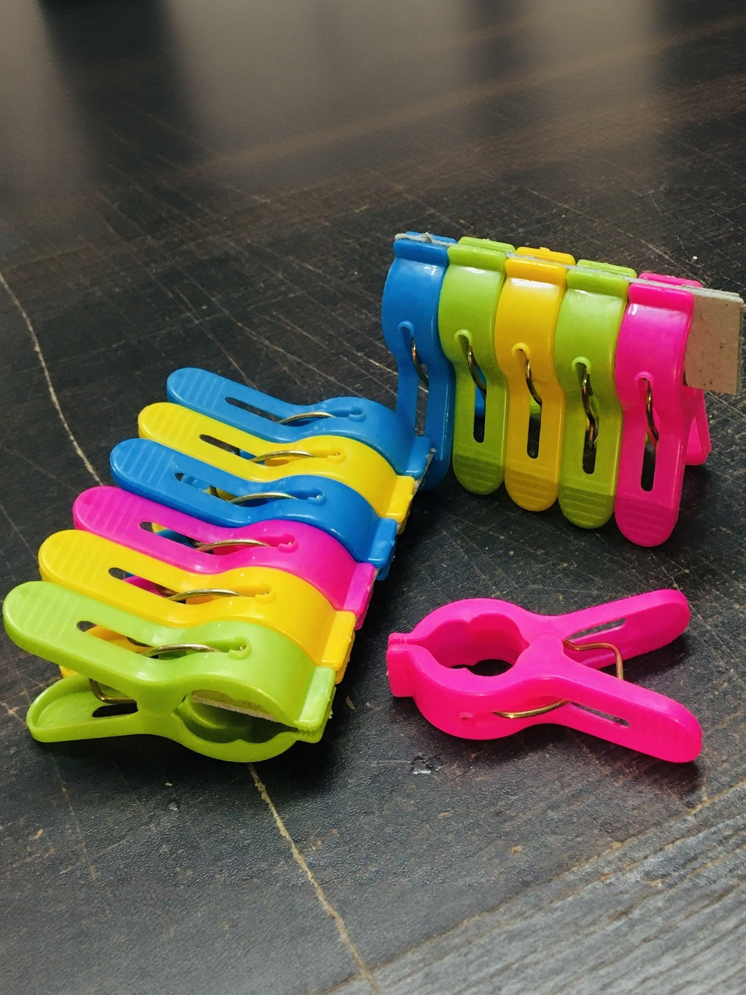 SHOP BY ROOM Multi Coloured 12 Pieces Round Cloth Clips