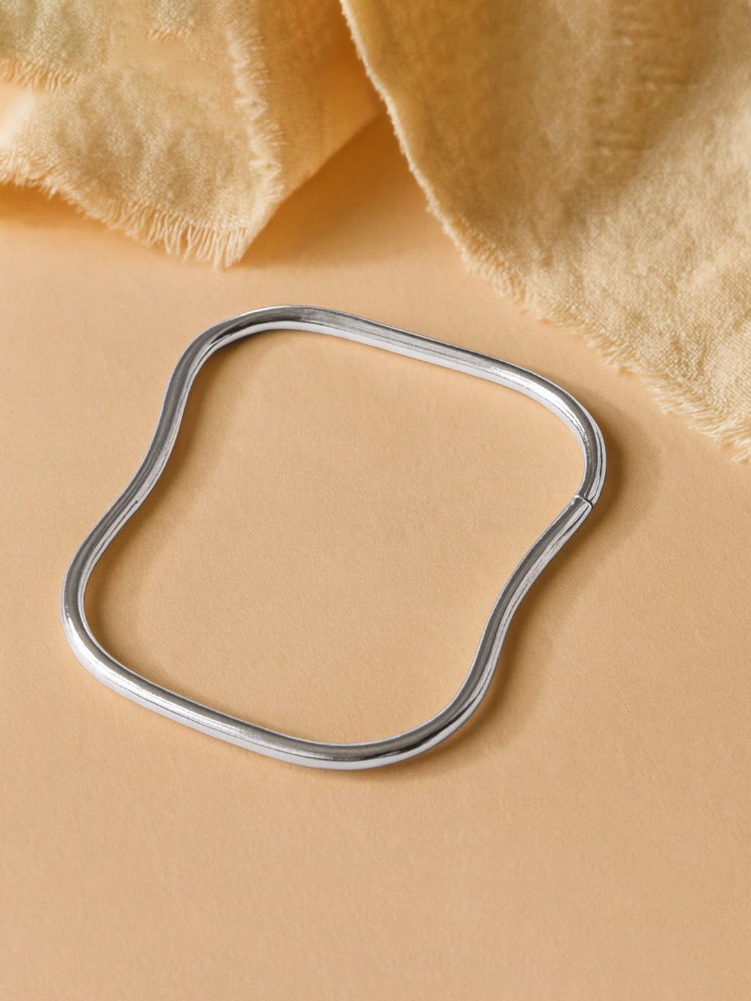 Anushka Jain Jewellery Women 925 Sterling Silver-Plated Cosset Bangle-Style Bracelet