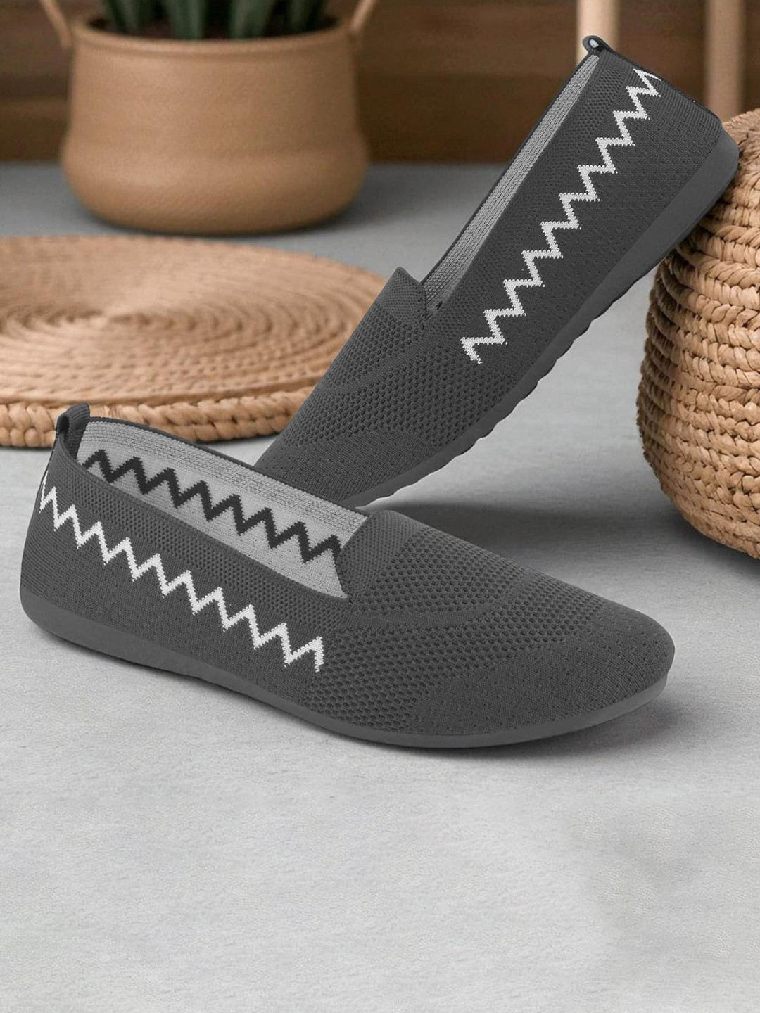 Deflow Belly Women Slip-On Sneakers