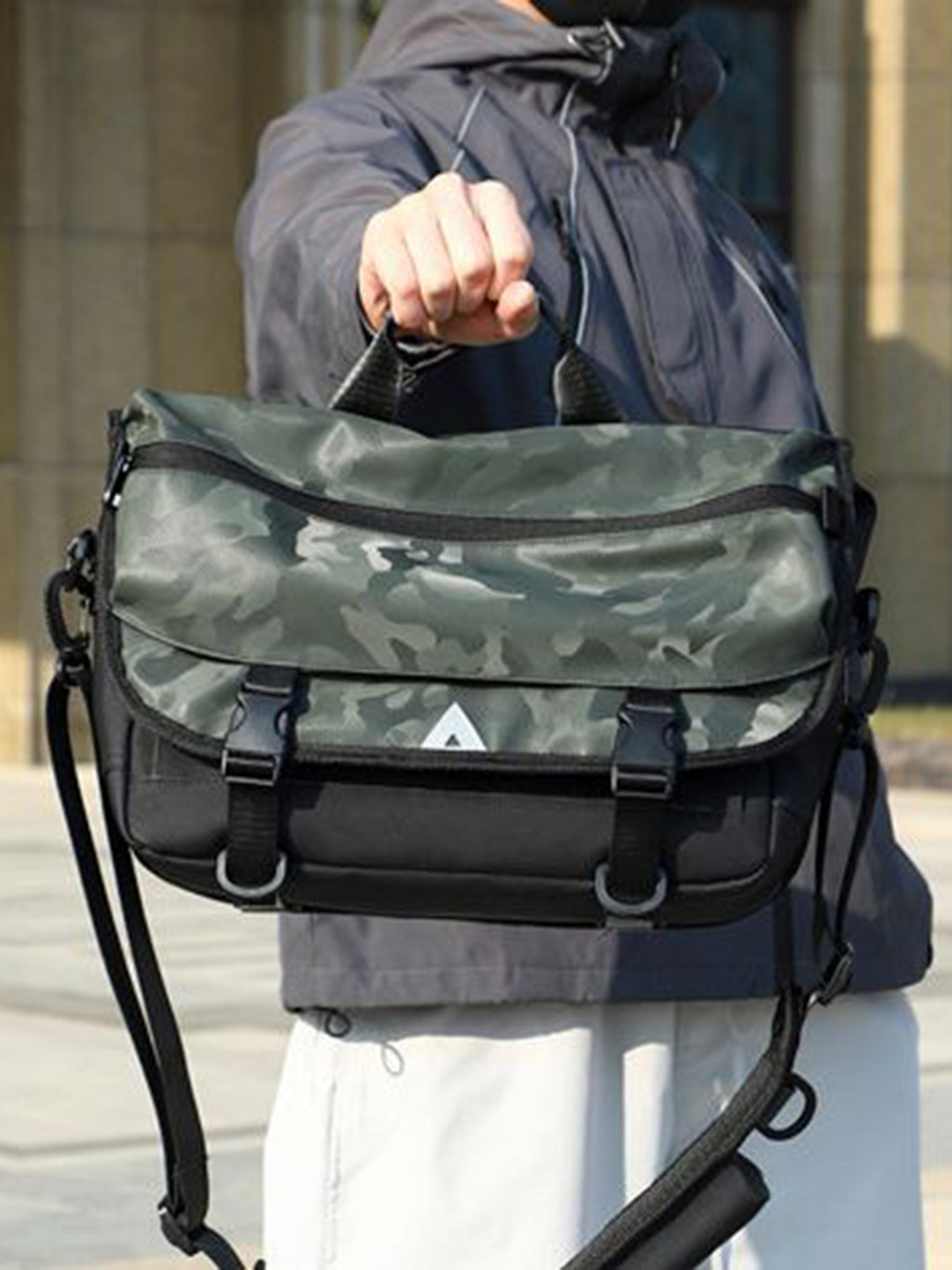 Mast & Harbour Abstract Printed Small Casual Duffel Bag