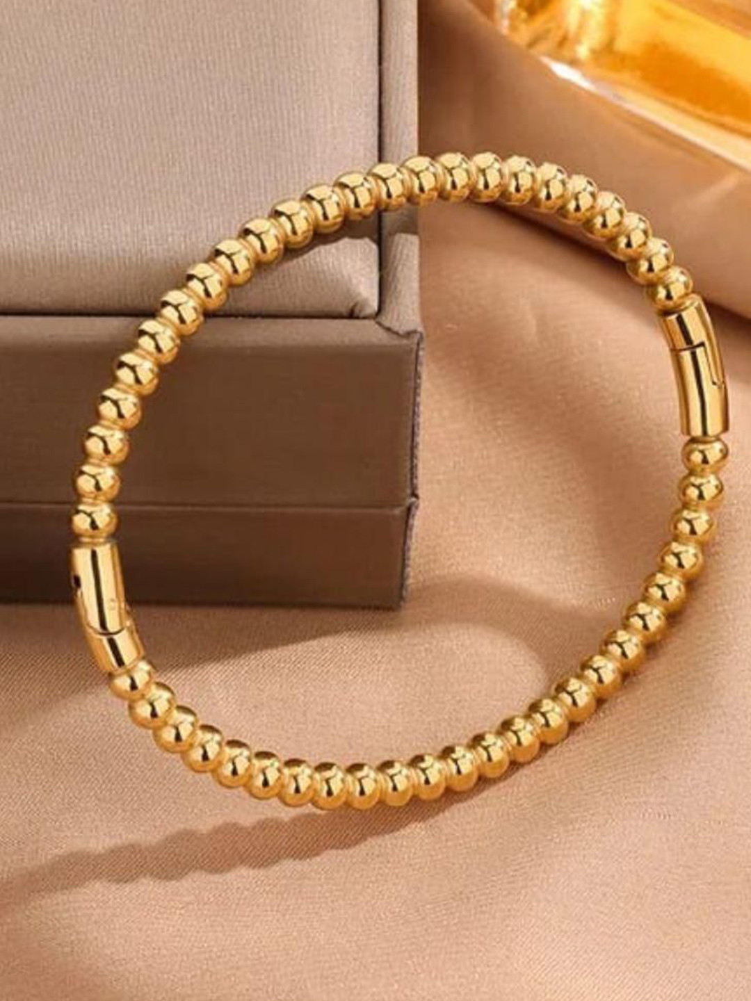 Estailo fashion Gold-Plated Bangle-Style Bracelet