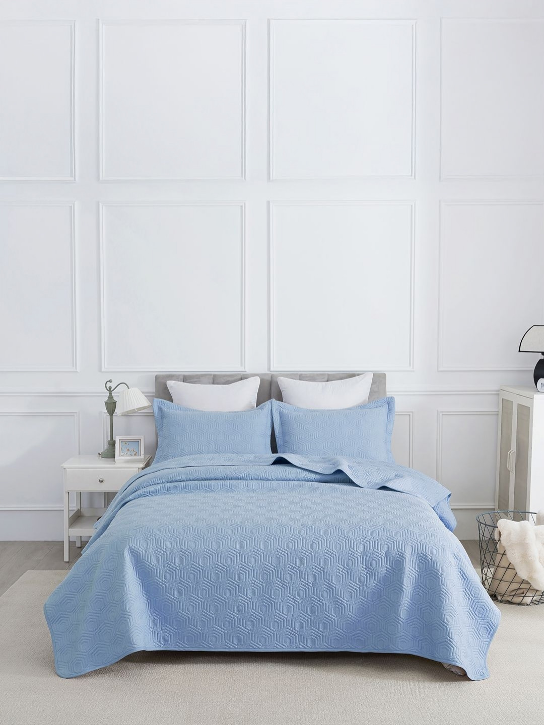 URBAN DREAM Blue 3 Pieces Cotton Geometric Honeycomb Quilted Double Queen Bed Covers