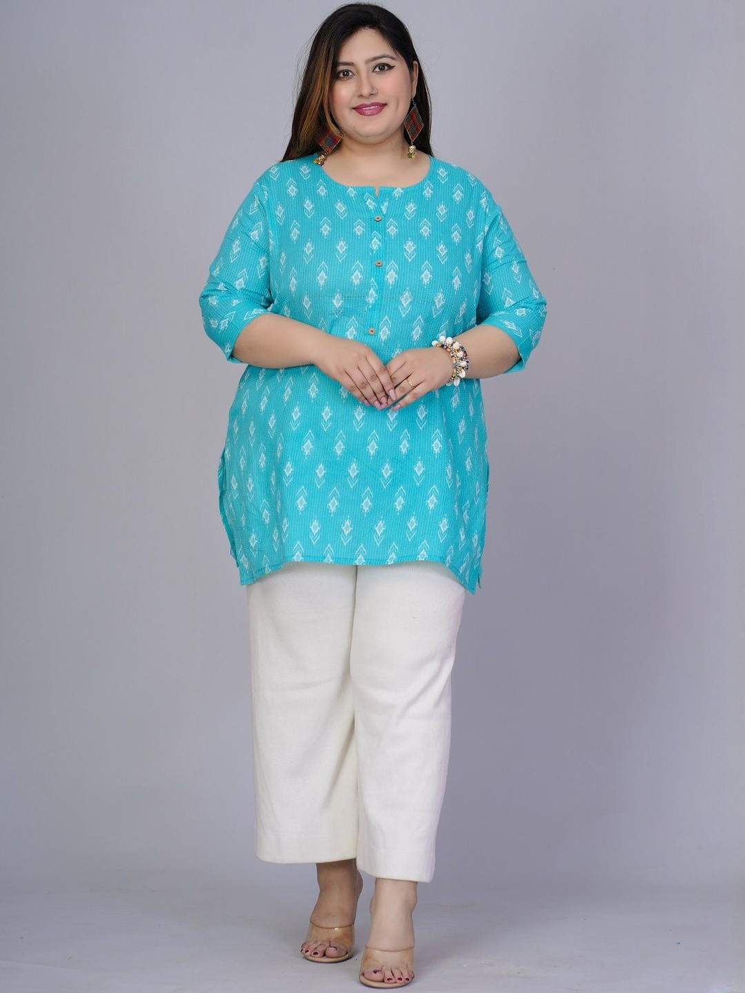 VASAVI Women Blue Ethnic Motifs Printed Round Neck Cotton Short Kurti