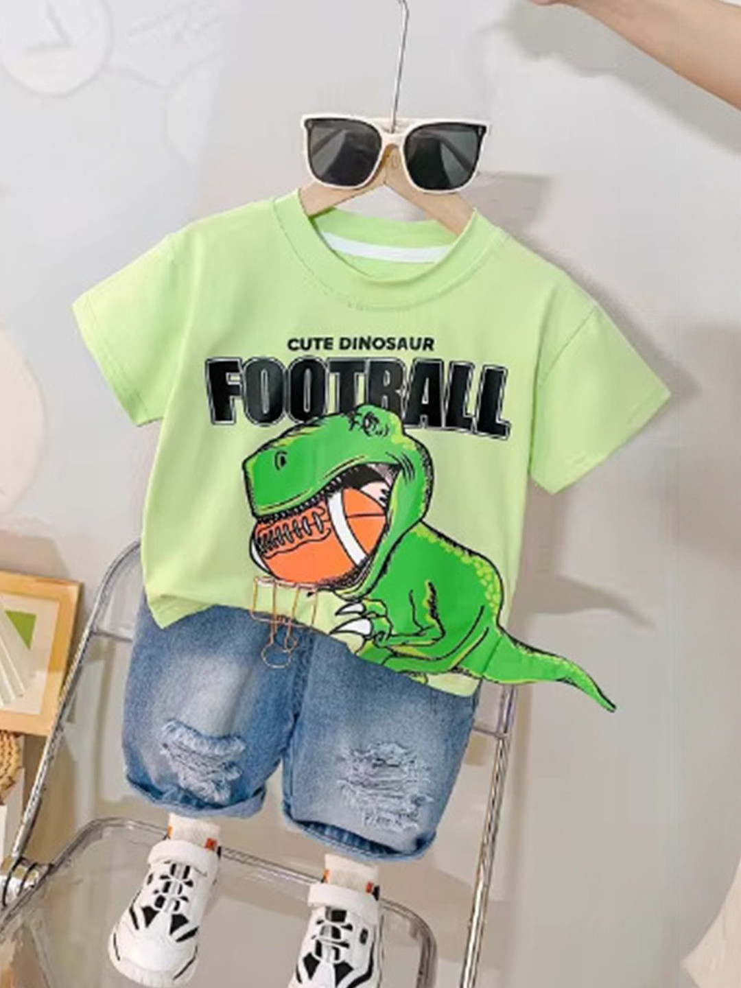 Bold N Elegant Kids Green Printed T-shirt with Shorts