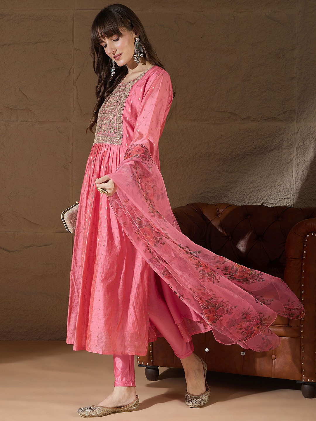 VredeVogel Women Woven Design Regular Sequined Chanderi Silk Kurta With Leggings & Dupatta