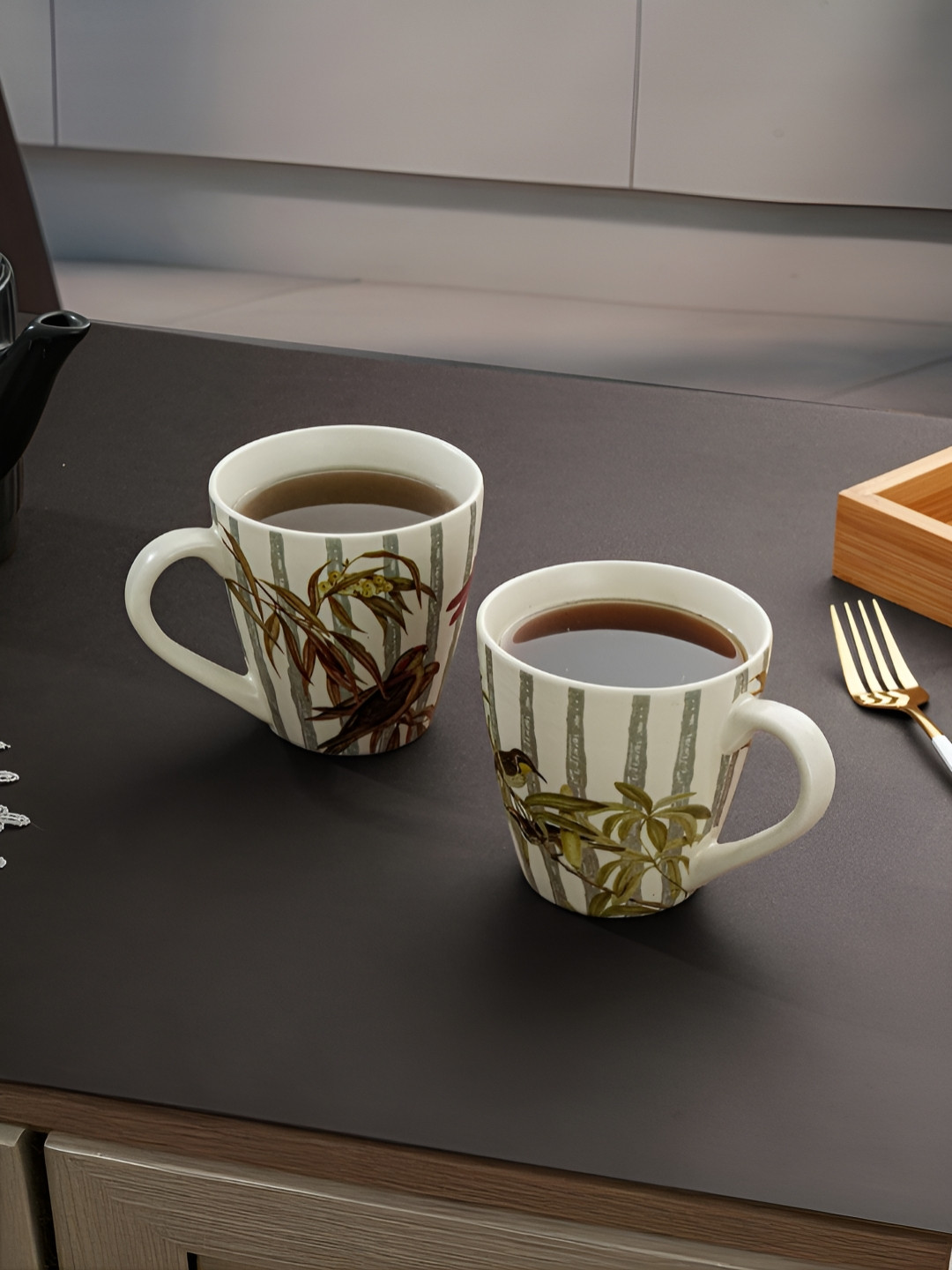 Troveas White & Green 2 Pieces Floral Printed Mugs