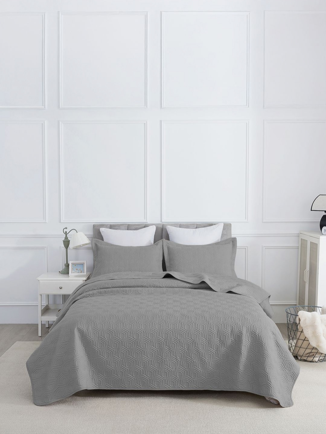 URBAN DREAM Grey 3 Pieces Cotton Geometric Honeycomb Quilted Double Queen Bed Covers