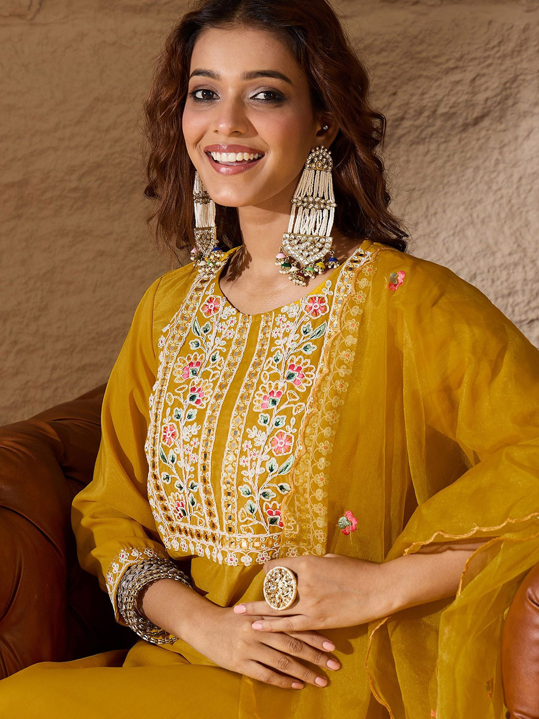 VredeVogel Women's Floral Embroidered Regular Thread Work Kurta With Trousers & Dupatta