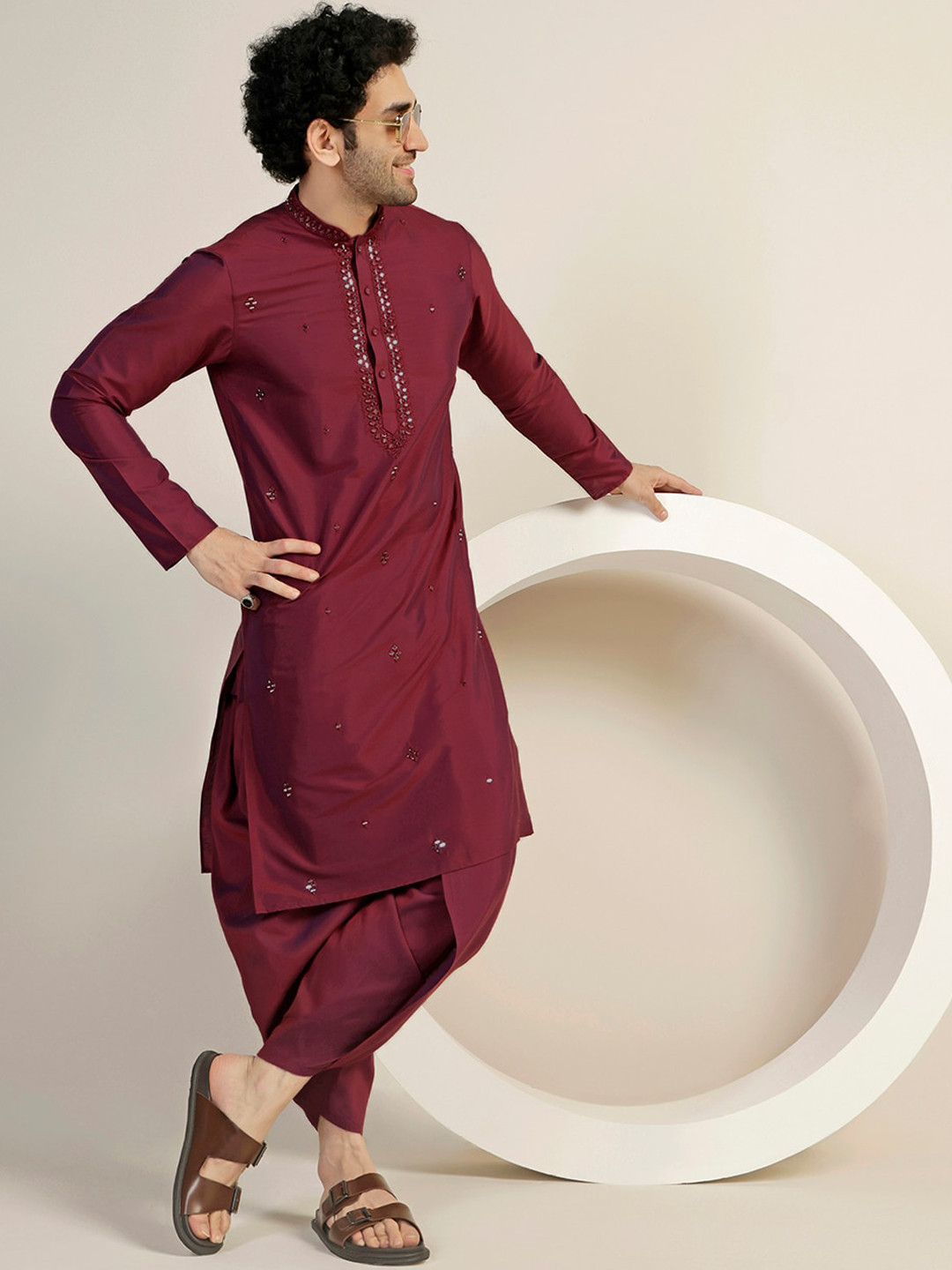 KISAH Magenta Geometric Embroidered Mirror Work Straight Kurta