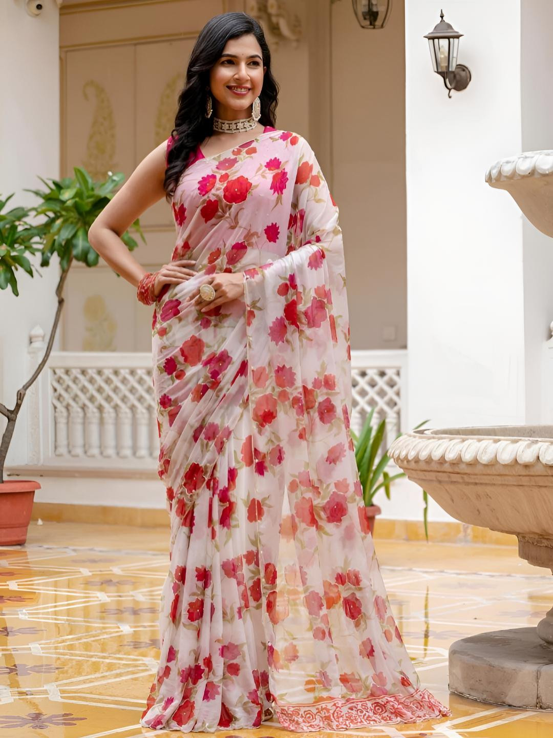 PRETTY PALLU Floral Printed Festive Saree