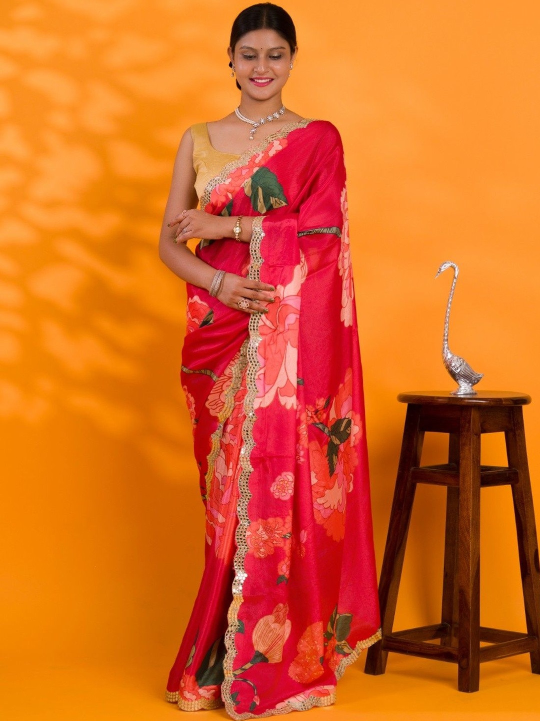 KCPC BANDHANI Women Red Sarees