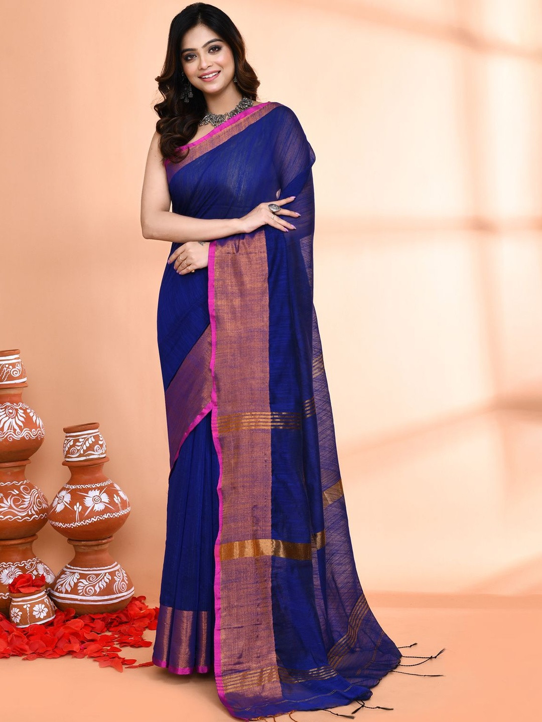 Piyari Fashion Woven Design Tant Saree