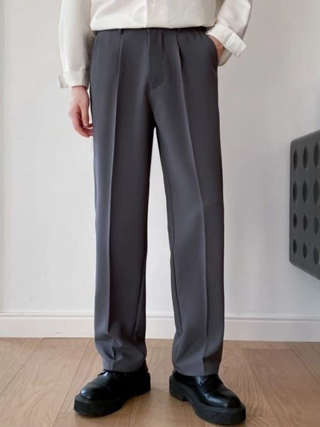 COVZ Men Relaxed Straight Leg Mid-Rise Flat-Front Korean Pants