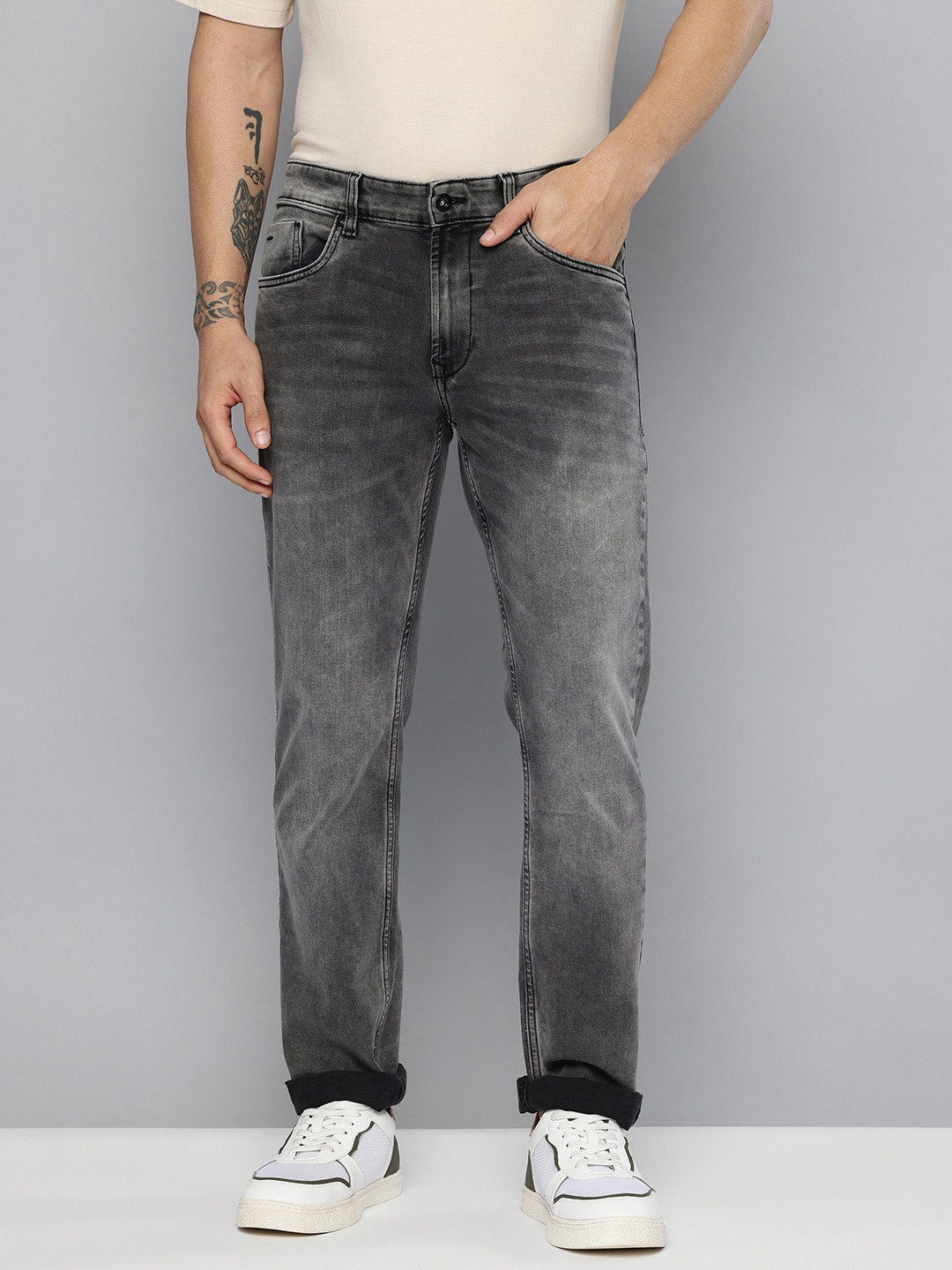 Mufti Men BOM 061 Straight Fit Mid-Rise Heavy Fade Stretchable Jeans