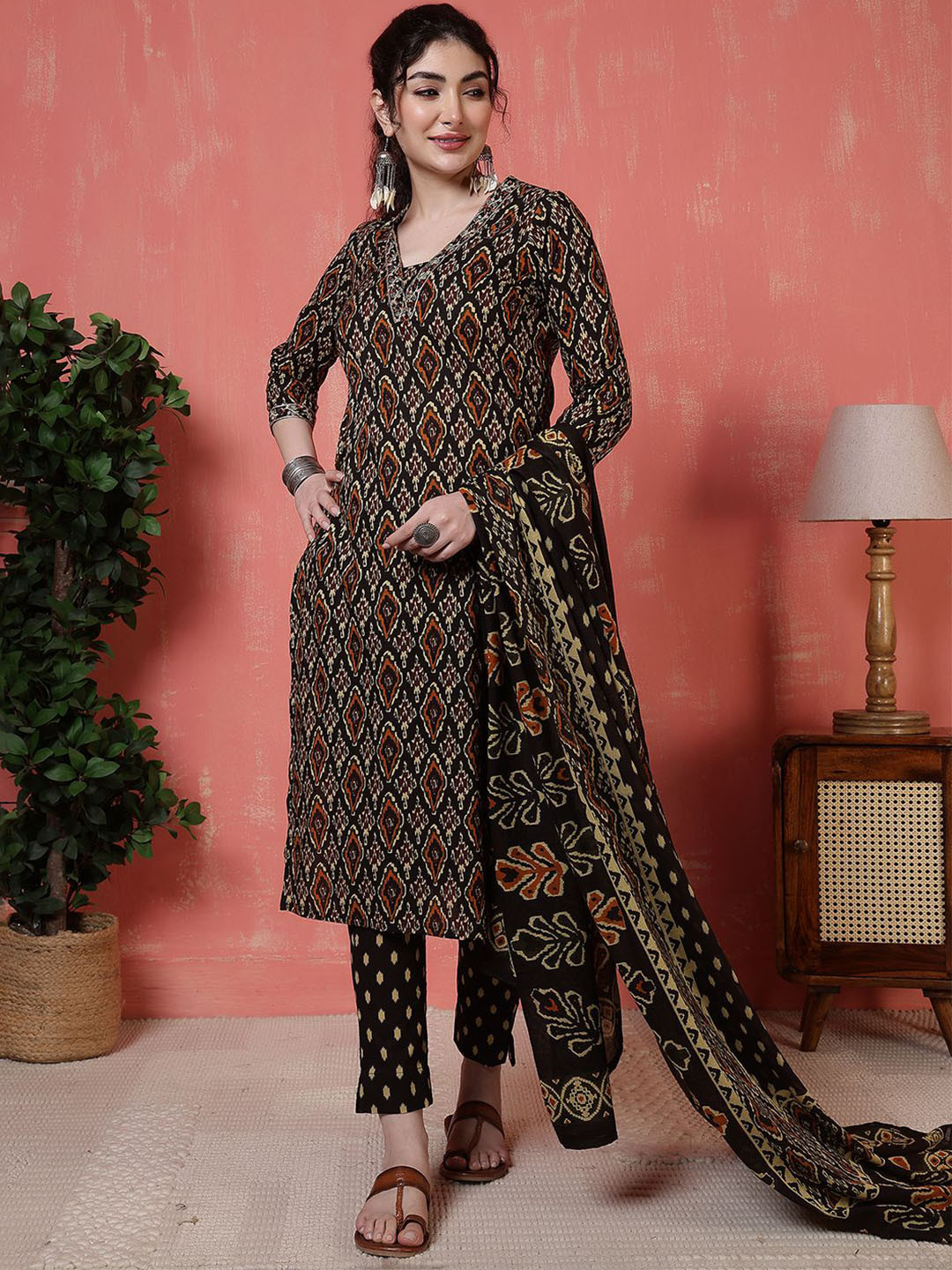 antaran Abstract Embroidered V-Neck Thread Work Pure Cotton Kurta With Trousers & Dupatta