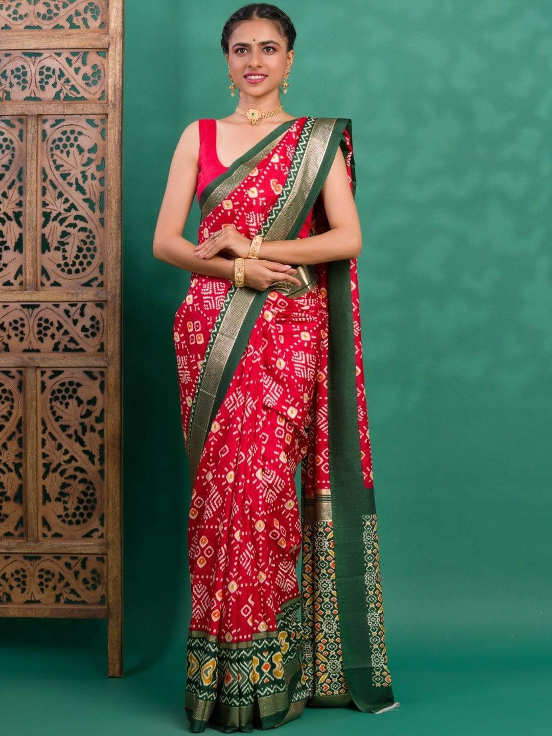 KCPC BANDHANI Women Red Sarees