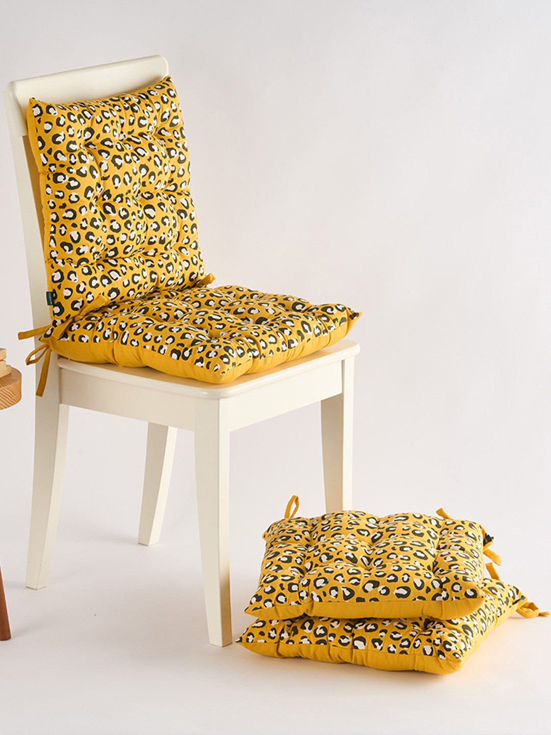 SKANDA FAB Yellow & White 4 Pieces Animal Printed Pure Cotton Chair Pads