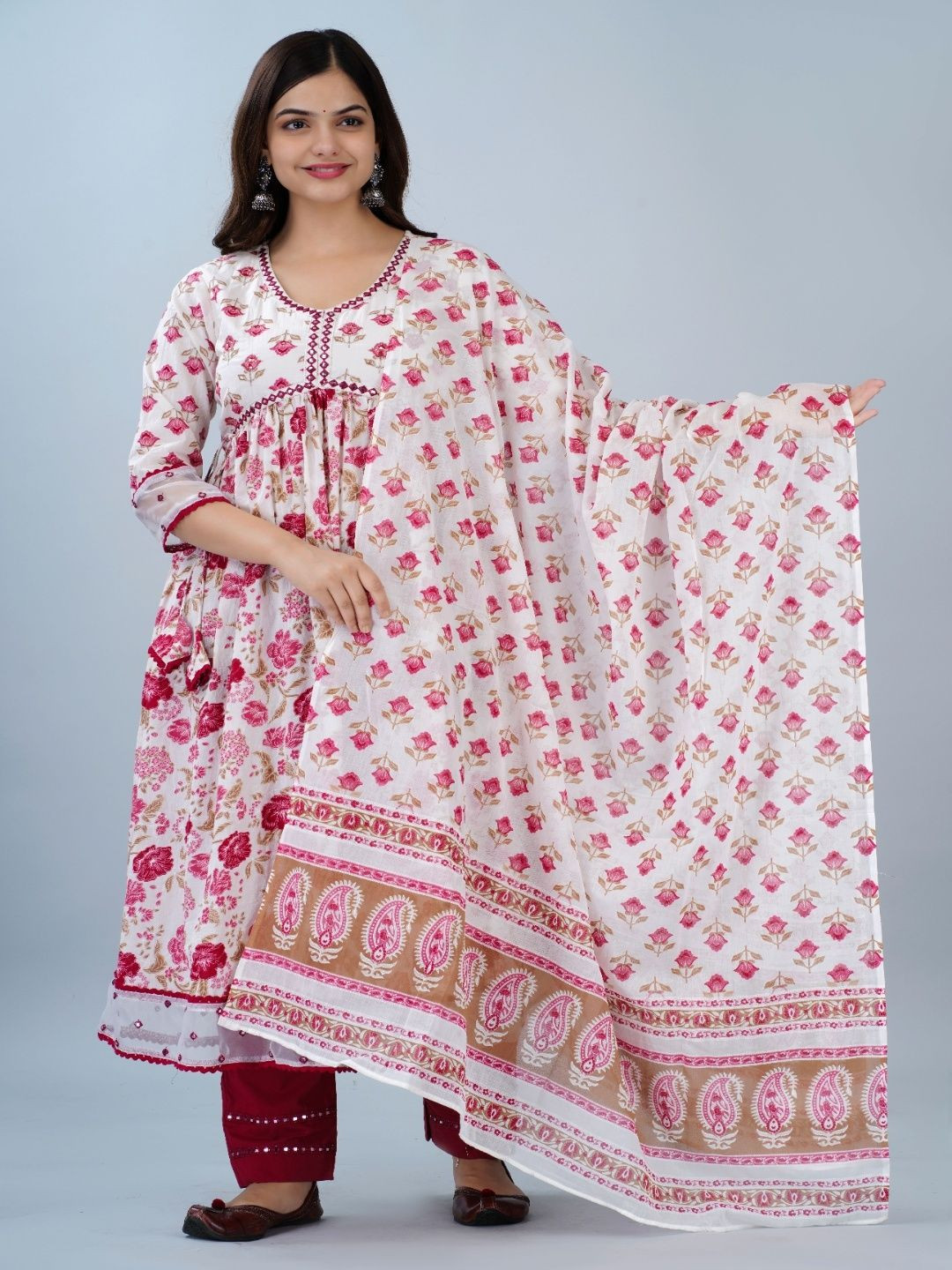 Aloan Beauty Women White & Red Printed Pure Cotton Kurta Set
