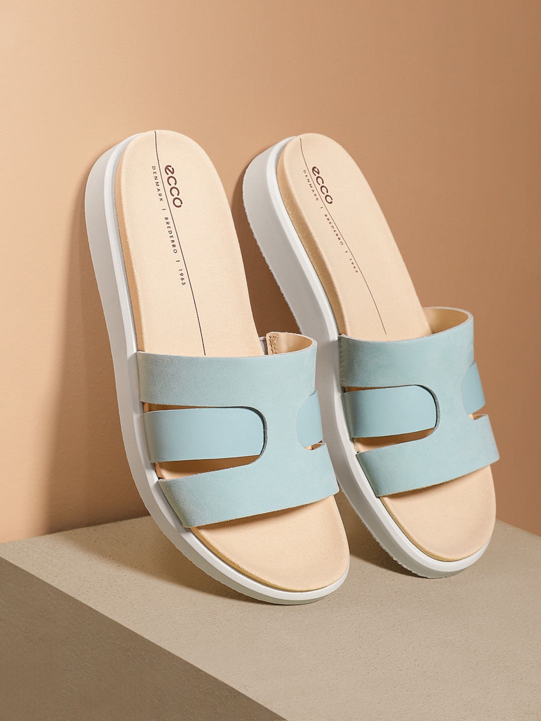 ECCO Round Toe Open Toe Flats