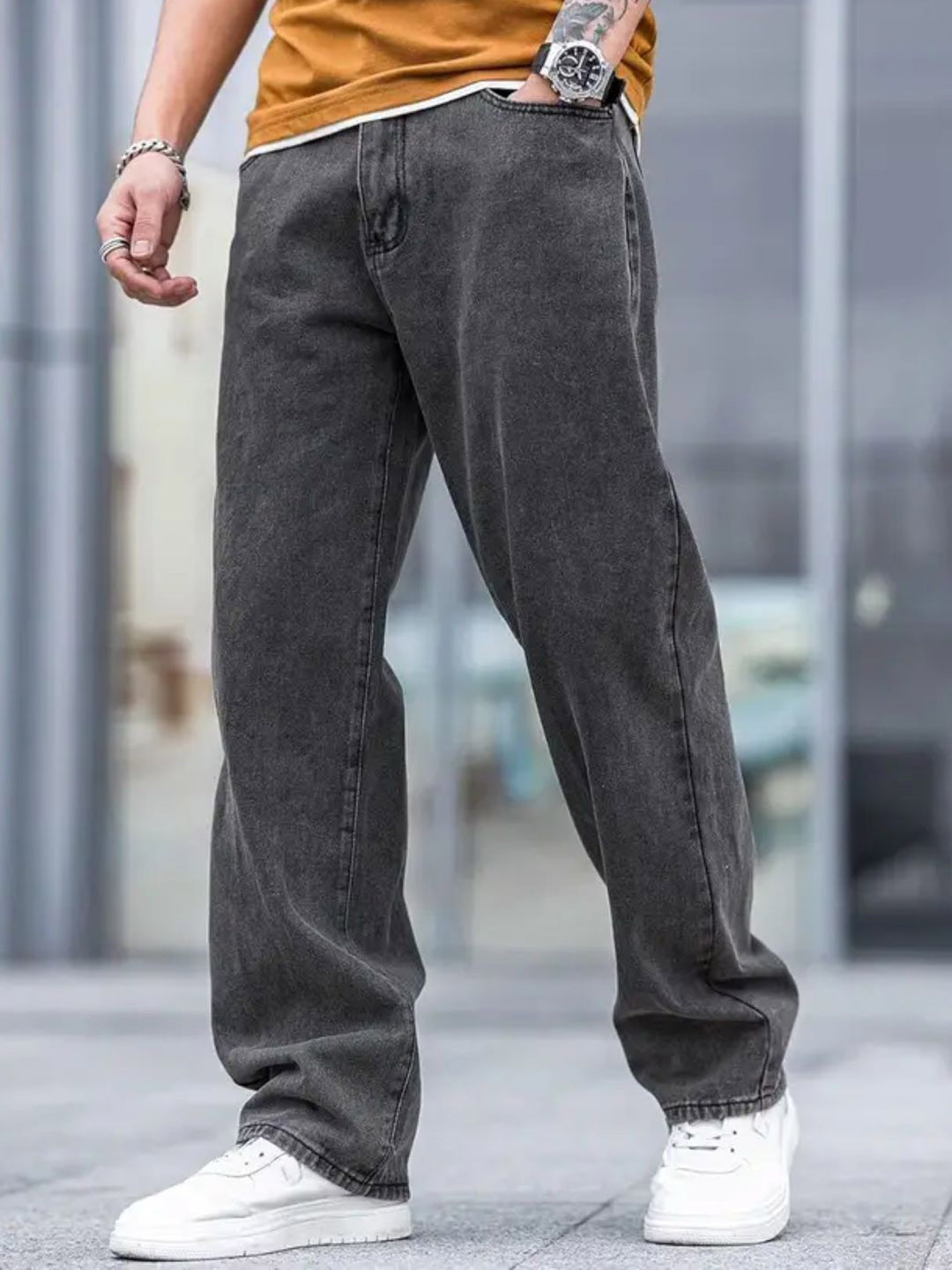 MaverIQ Men Classic Relaxed Fit Mid-Rise Cotton Denim Stretchable Jeans